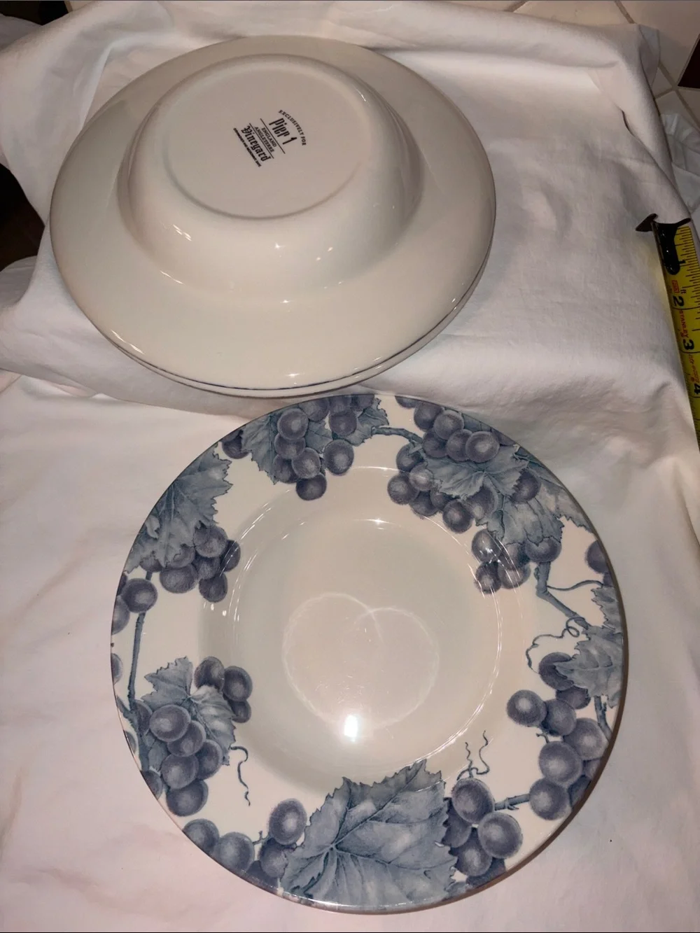 HTF Like new Pier 1 (England Angleterre) Vineyard rimmed soup bowls set of 6